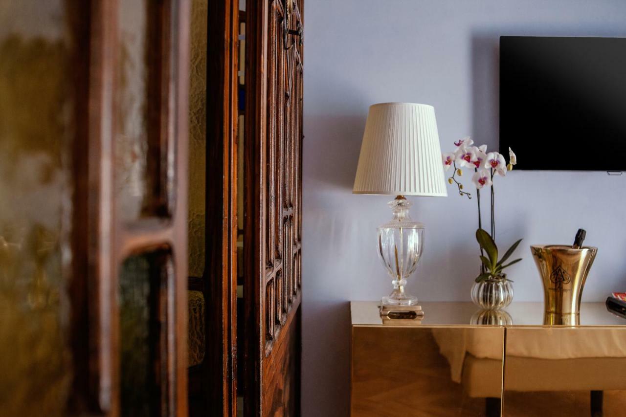 Palazzo Dei Grifoni - Luxury Suites - 산베네데토델트론토 외부 사진